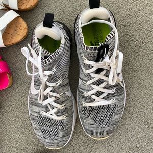 Nike Metacon Sneakers Size 7